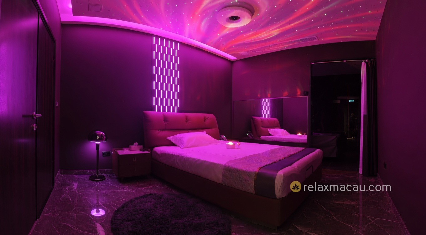 Macau Number Nine Sauna romantic themed room, starry ceiling