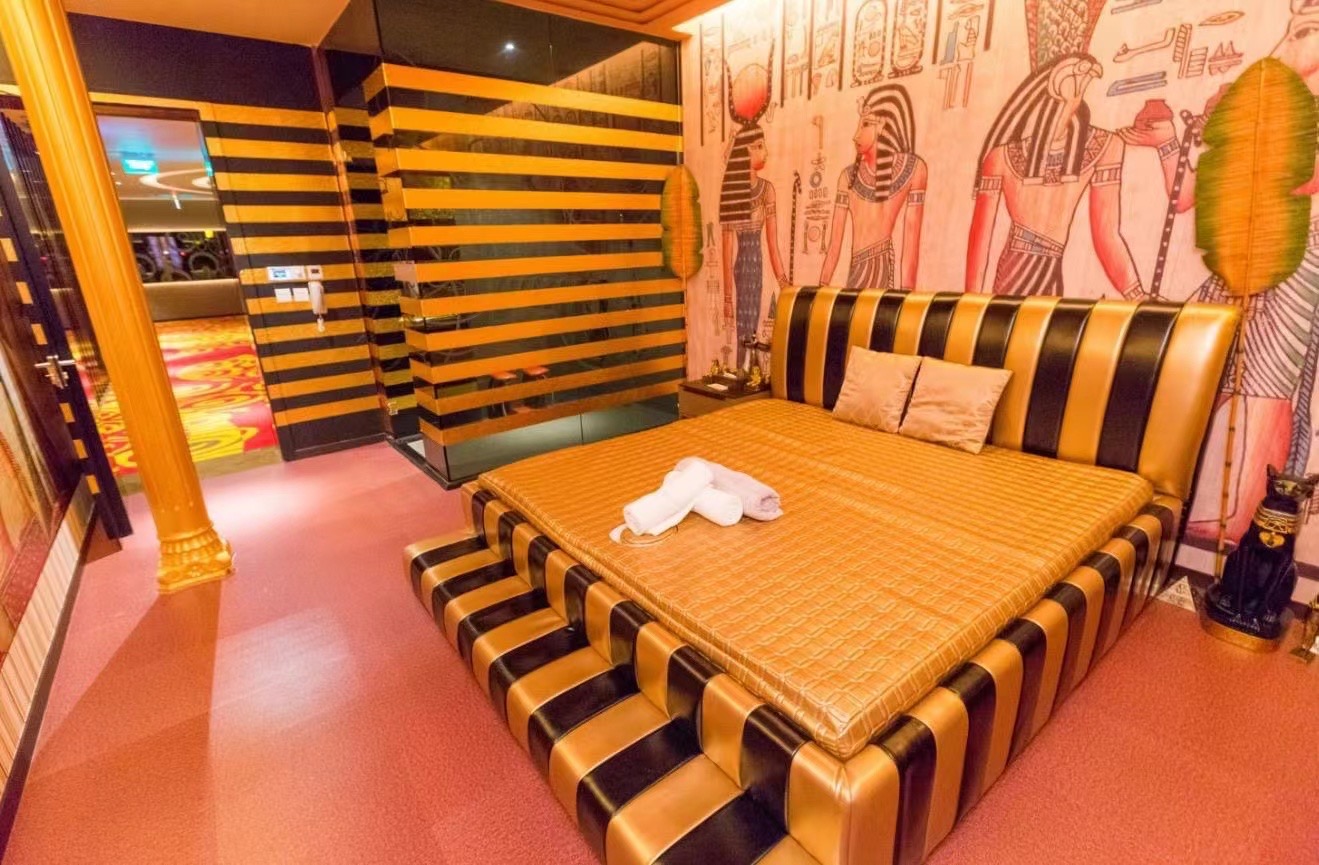 Egyptian Theme Room