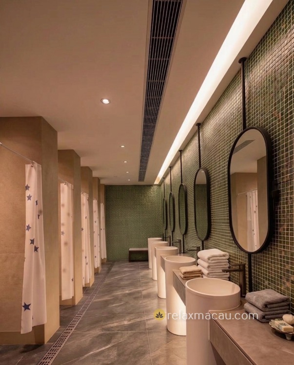 Macau Number Nine Sauna bathing area, green mosaic tile