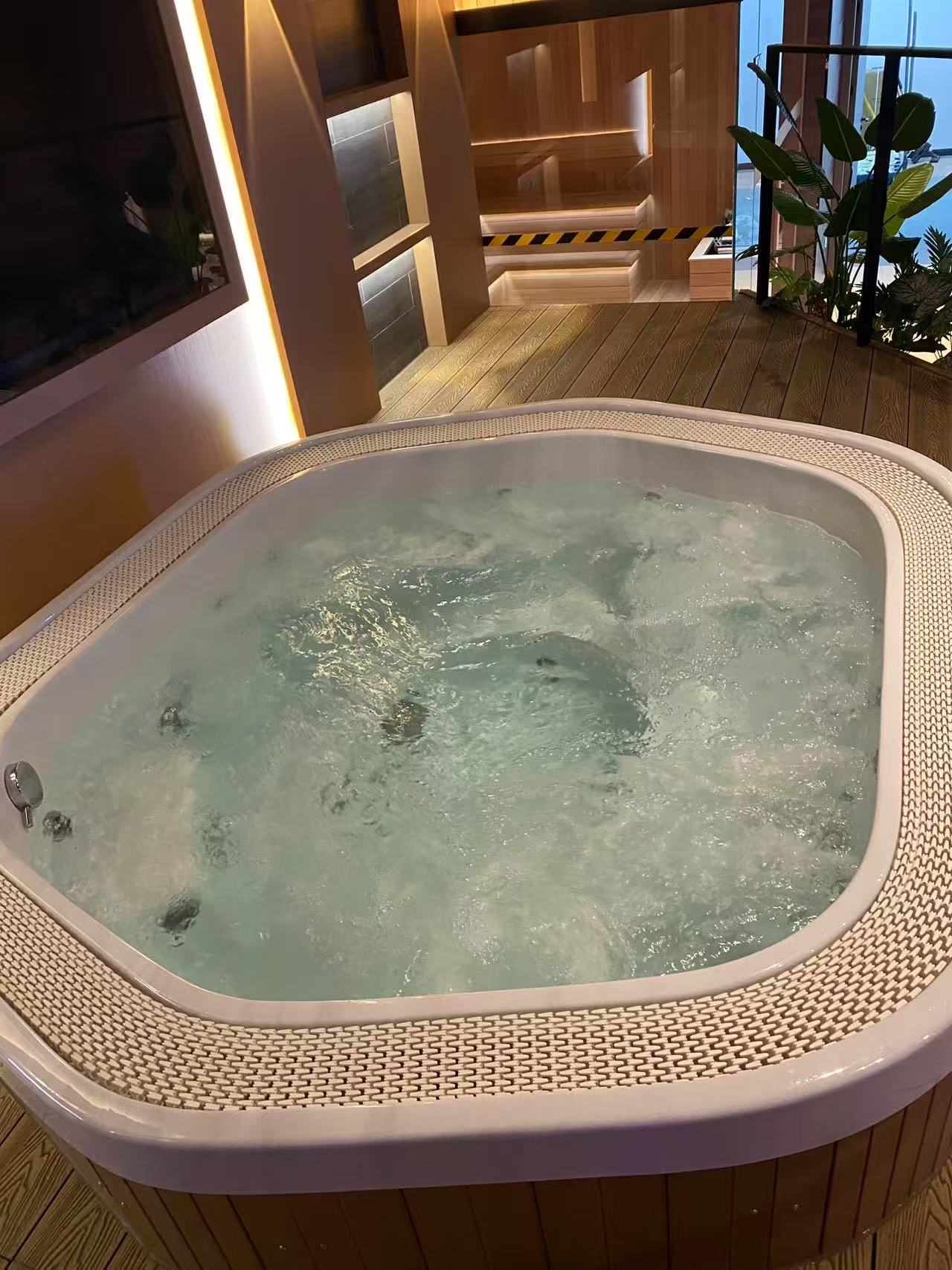 Bathtub