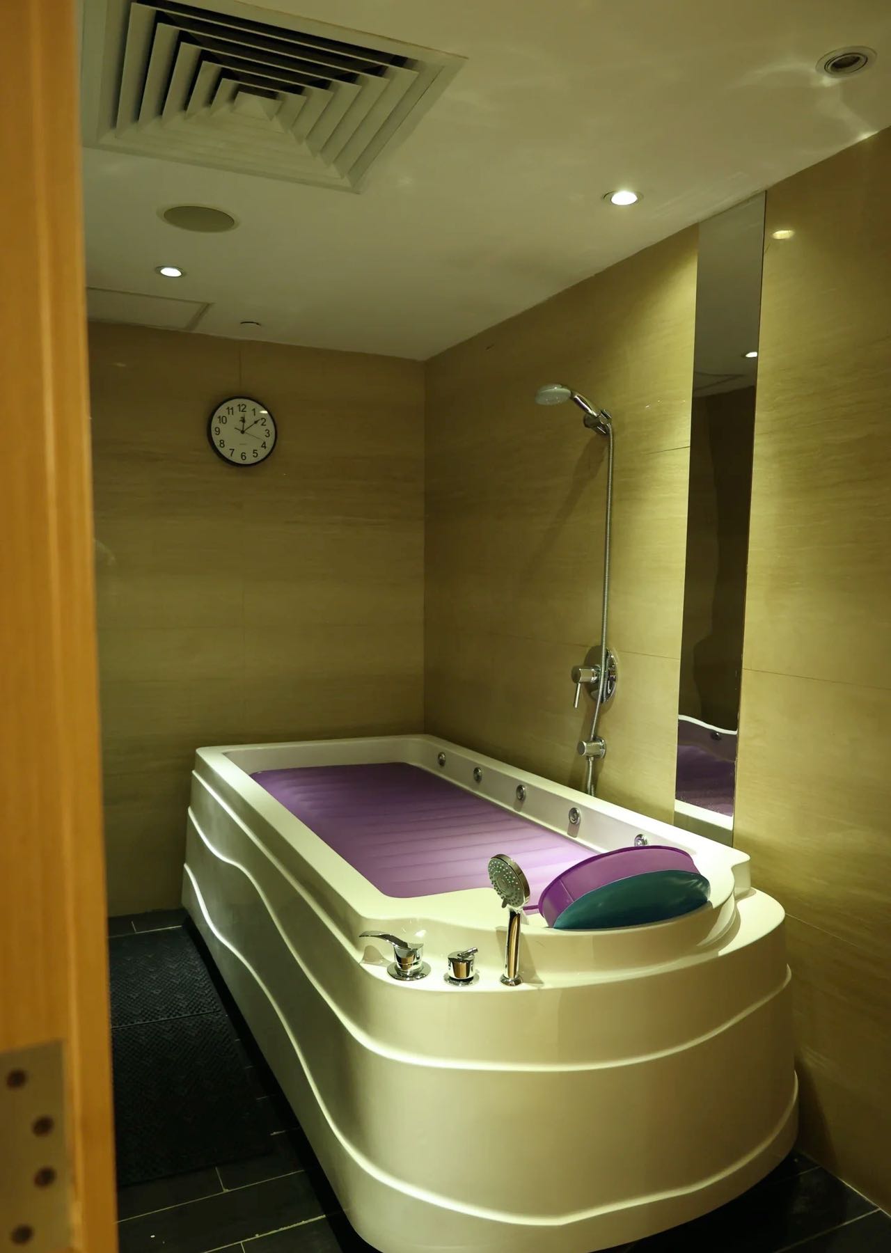 Shower Bed