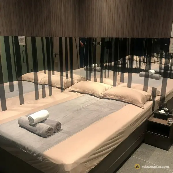 尚品國際水療鏡面床頭睡房